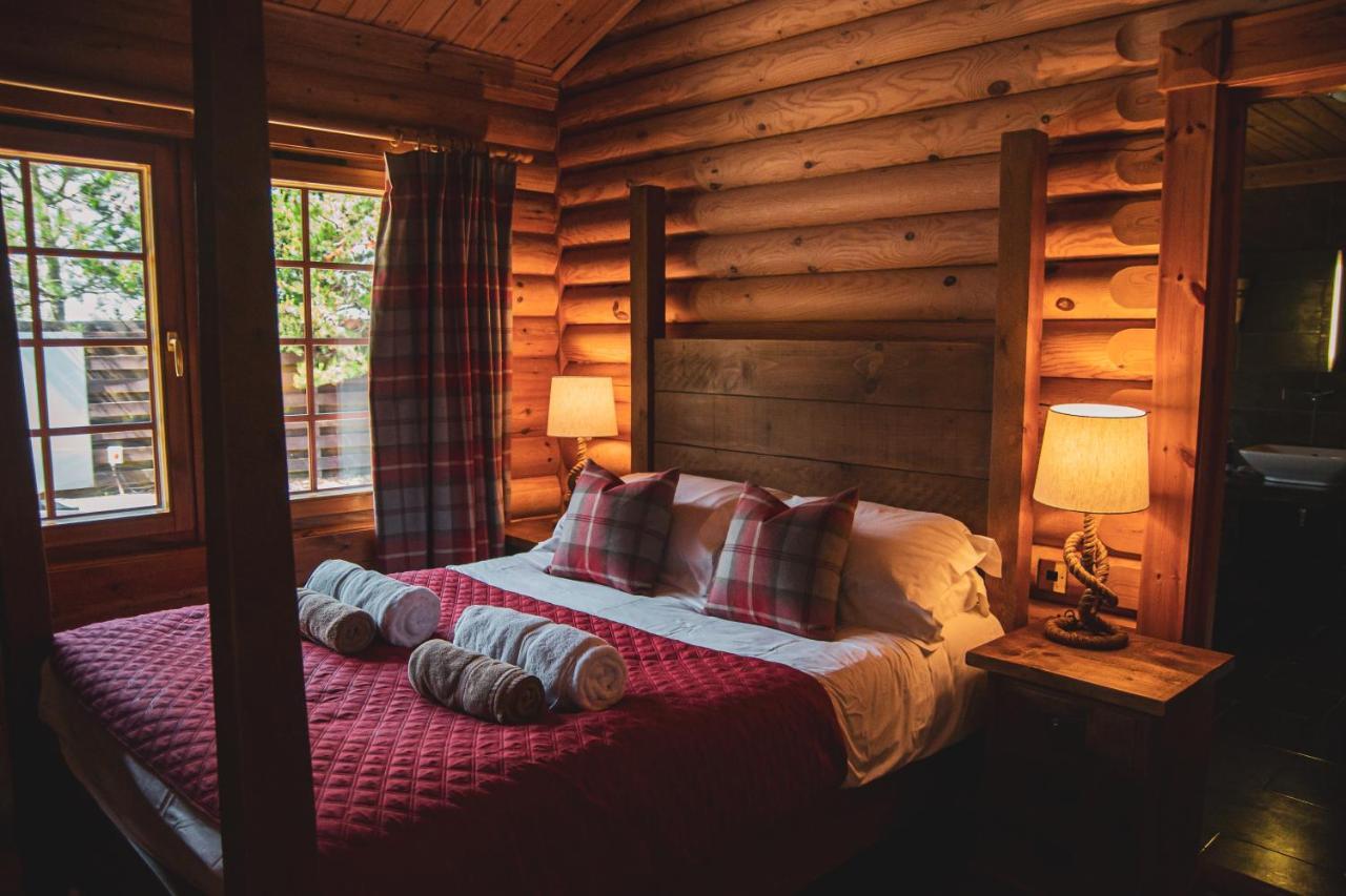 Tomatin - Luxury Two Bedroom Log Cabin With Hot Tub Berwick Upon Tweed Luaran gambar